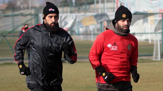34 yaşındaki Semih Şentürk, bu sezon Eskişehirspor formasıyla 3 gol ve 1 asist kaydetti. 