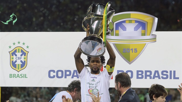 Ze Roberto, geçtiğimiz sezon Palmeiras formasıyla şampiyonluk yaşamıştı.