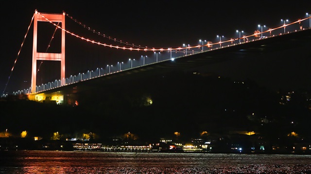 15 Temmuz Şehitler Köprüsü,  gibi yerler turuncu ışıkla aydınlatılacak. ​