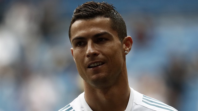 Cristiano Ronaldo'nun bir önceki büstü, doğum yeri Madeira adasında kendi adını taşıyan havaalanına konulmuştu.