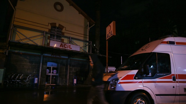 İzmir'de yağış nedeniyle elektriklerin gittiği hastane