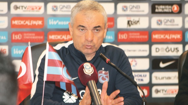 ​Trabzonspor Teknik Direktörü Rıza Çalımbay, Mehmet Ali Yılmaz Tesisleri’nde basın mensuplarının sorularını yanıtladı.