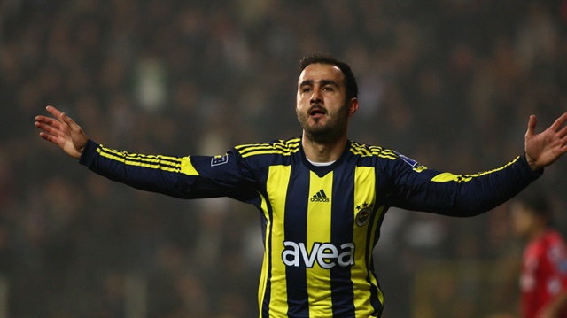 Gökhan Ünal, 2010 yılında Fenerbahçe'ye transfer olmuş ancak beklentileri karşılayamamıştı. 