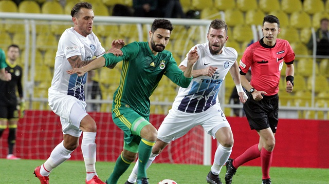 Mehmet Ekici Fenerbahçe formasıyla sadece 5 maçta (246 dakika) forma giyebildi. 