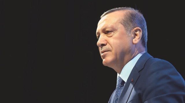 rdoğan, rehin alınarak iftiralara mecbur bırakılan Reza Zarrab üzerinden Türkiye’ye yönelik yeni oyunlar oynandığını söyledi.