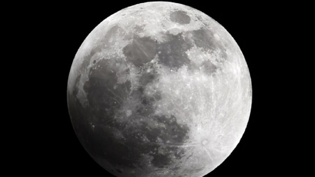 باحث فلكي: القمر عملاقًا مع غروب شمس الغد