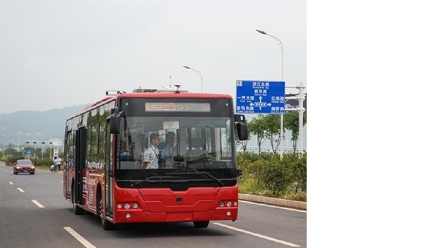 الصين.. بدء التشغيل التجريبي لحافلات ذاتية القيادة