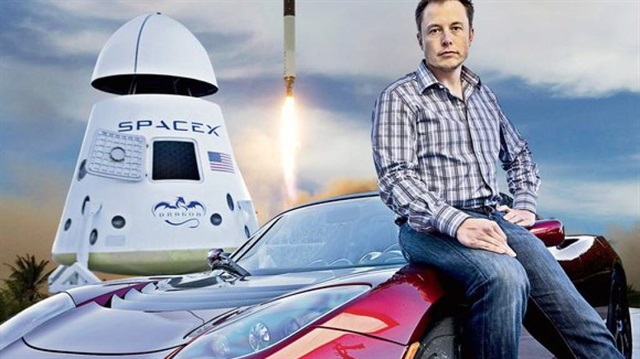 Elon Musk, şahsi otomobilini Mars'ın yörüngesine göndereceğini açıkladı. 