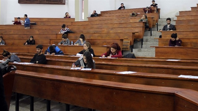 Açıköğretim vize sınavı 25-26 Kasım tarihlerinde yapıldı. 