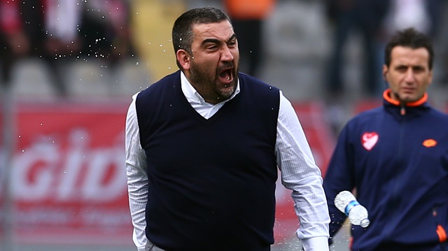 Gençlerbirliği, Süper Lig'in 3. haftası sonunda yollarını ayırdığı teknik direktör Ümit Özat'ı yeniden göreve getirmişti.