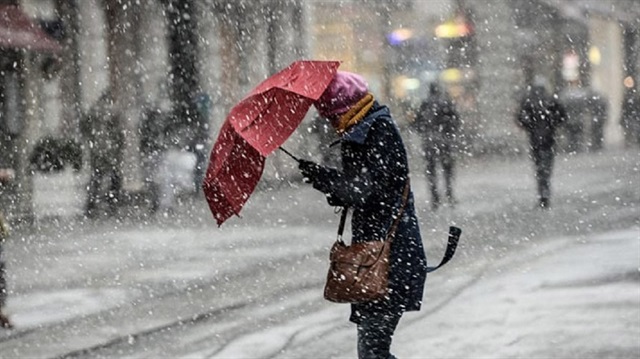 Çarşamba günü İstanbul'da karla karışık yağmur bekleniyor.