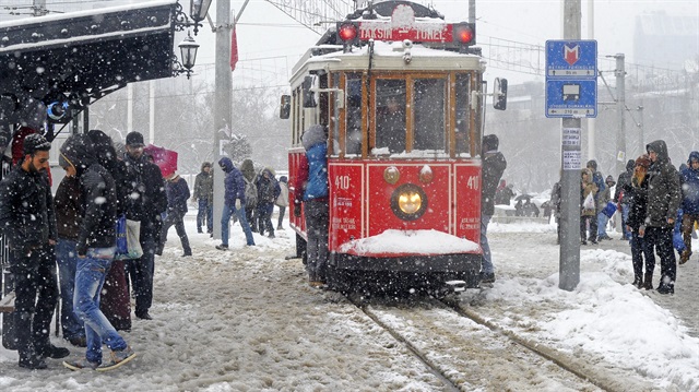 İstanbul'da yarın kar yağışı bekleniyor. 