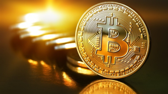 Matonis'e göre bitcoin gibi ortaya çıkan yeni para birimleri de çok riskli değil.
