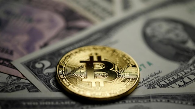 Bitcoin'in değeri, gün içinde 12 bin 580 dolara çıkarak rekor kırdı.
