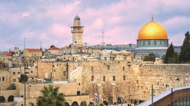ABD ve İsrail'in kendi aralarında aldığı Kudüs kararı büyük tepki topladı.