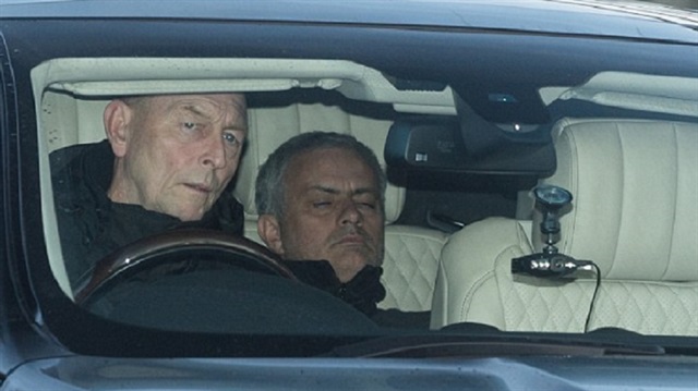 Derbi stresi Jose Mourinho'yu perişan etti!