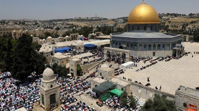 نحو 27 ألف فلسطيني أدوا الصلاة في المسجد الأقصى