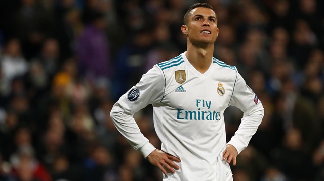 Ronaldo 7 sezondur Real Madrid forması giyiyor.
