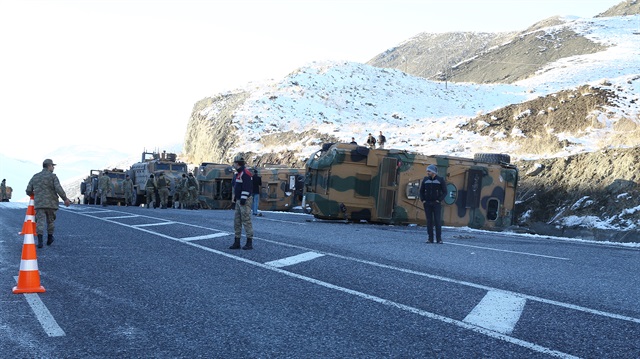 Van'da askeri konvoyda kaza haberi: 15 asker yaralı