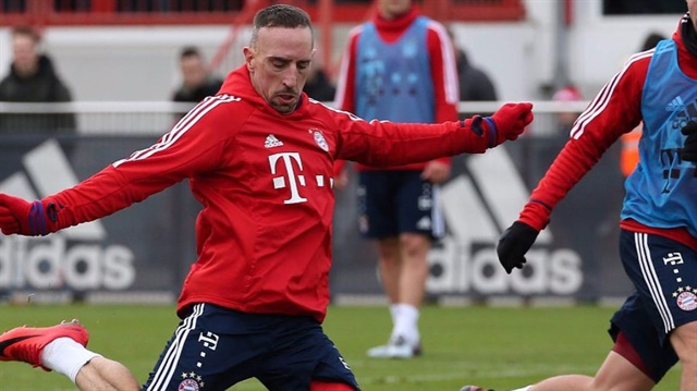 Bayern Münih forması giyen Ribery'nin sezon sonunda futbolu bırakacağı konuşuluyor.