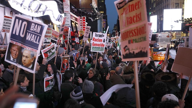 Donald Trump'ın kararı ve İsrail'in Kudüs'te sınırı aşan güç kullanımı ABD'de protesto edildi.