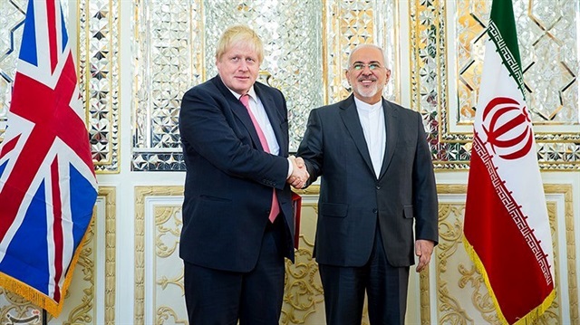 İngiltere Dışişleri Bakanı Boris Johnson ve İran Dışişleri bakanı Muhammed Cevad Zarif.