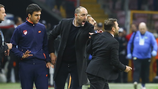 Okan Buruk ve Igor Tudor, Galatasaray-Akhisar maçında tartışma yaşamıştı.