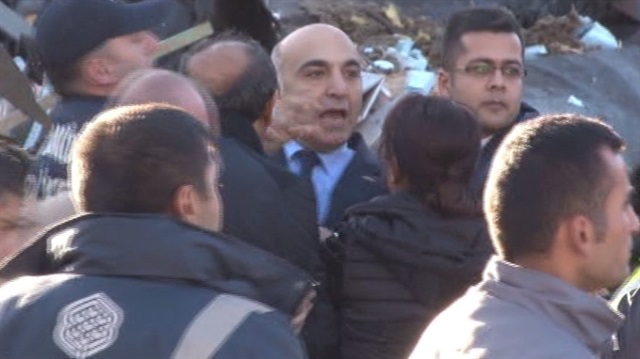 CHP'li Bakırköy Belediye Başkanı Bülent Kerimoğlu, yıkımın tedbirsiz yapıldığını söyleyen vatandaşı tehdit etti.