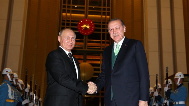 أردوغان يستقبل نظيره الروسي في أنقرة بمراسم رسمية