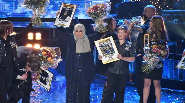 7 çocuk annesi Fatma İpek Alcı İsveç'te yılın kahramanı seçilerek, "Ödülü Türk kadını adına alıyorum" dedi.