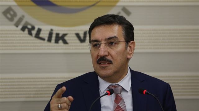 ​Gümrük ve Ticaret Bakanı Bülent Tüfenkci, Ankara Birlik Vakfı üyeleriyle bir araya geldiği toplantıda 2017 yılı büyüme hedeflerini açıkladı.