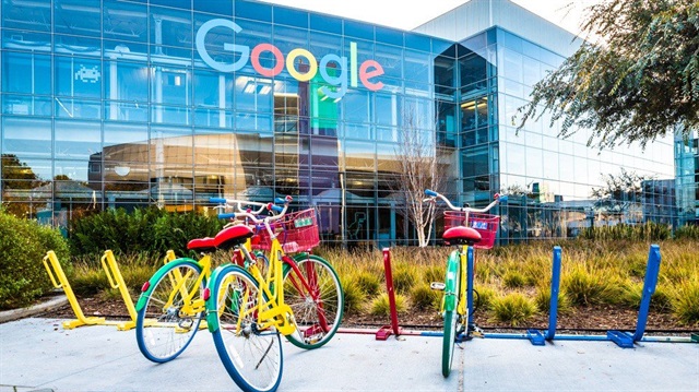 Google, Çin'de yapay zeka merkezi açacağını açıkladı. 