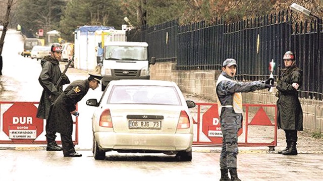 Örgütün, himaye altına aldığı isimlerden birisinin, Kozmik Oda’ya giren eski Yargıtay Üyesi Kadir Kayan olduğu ortaya çıktı. 