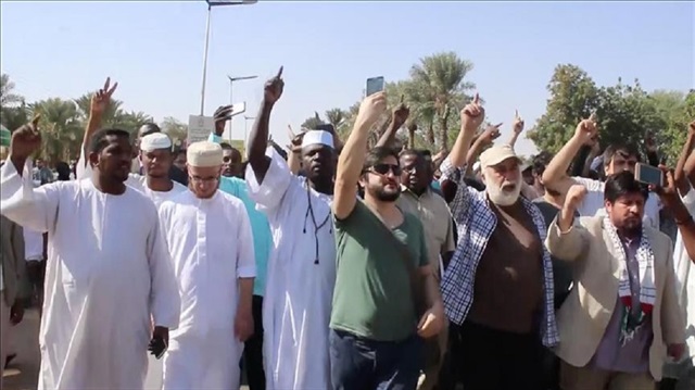السودان يعيش أجواء "اللاءات الثلاث" ويضيف "لا" رابعة من أجل القدس