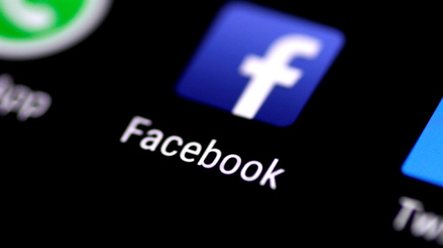 Facebook'un tavrının sosyal medyada protesto edildi ve resmi bir açıklama yapılması talep edidi. 