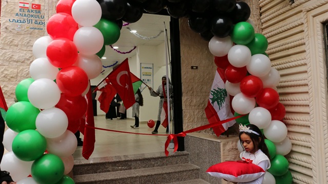 Beyrut yakınlarindaki Burj El Barajne Kampı'nda inşa edilen anaokulunda 200 çocuk eğitim görecek.