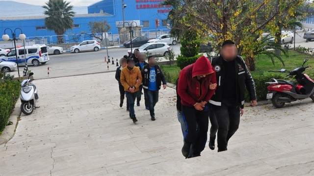 Milas Kaçakçılık ve Organize Suçlarla Mücadele ekiplerinin düzenlediği operasyonda 6 uyuşturucu satıcısı yakalandı.