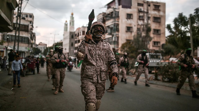 Kuruluşunun 30'uncu yıldönümünde Hamas askeri geçit töreni düzenledi. 
