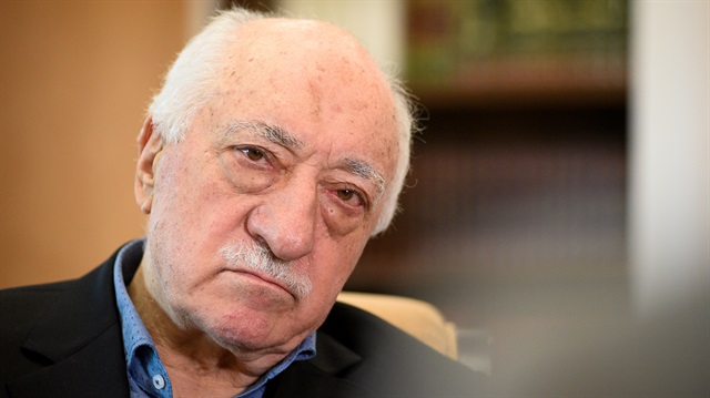 FETÖ elebaşı Fethullah Gülen'in yeğeni izmir'de gaybubet evinde yakalandı.