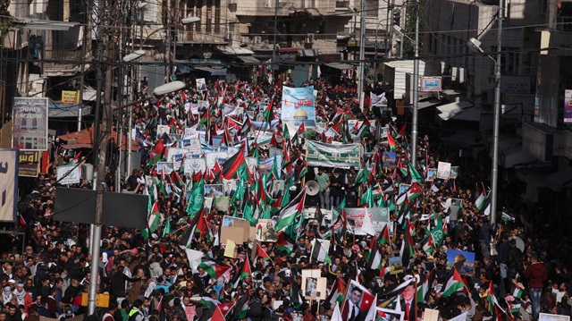 ABD'nin Kudüs kararınını protesto eden göstericiler, Cumhurbaşkanı Erdoğan'ın Kudüs için verdiği mücadeleden ötürü memnun olduklarını belirtti.