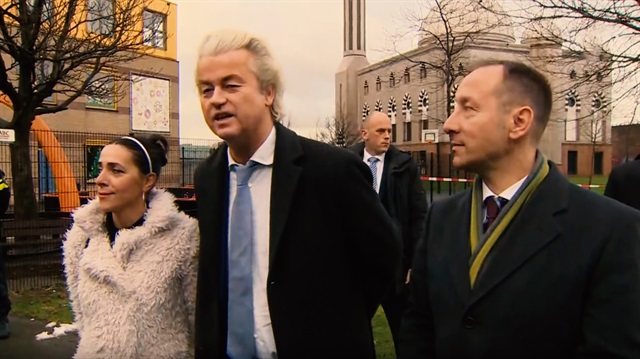 Hollanda'da aşırı sağcı Özgürlük Partisi lideri Geert Wilders, seçim kampanyasına Rotterdam'daki Esselam Camii bahçesinde başladı
