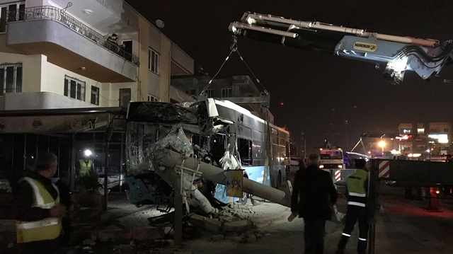 Mersin'de meydana gelen trafik kazasıında biri ağır 15 kişi yaralandı.