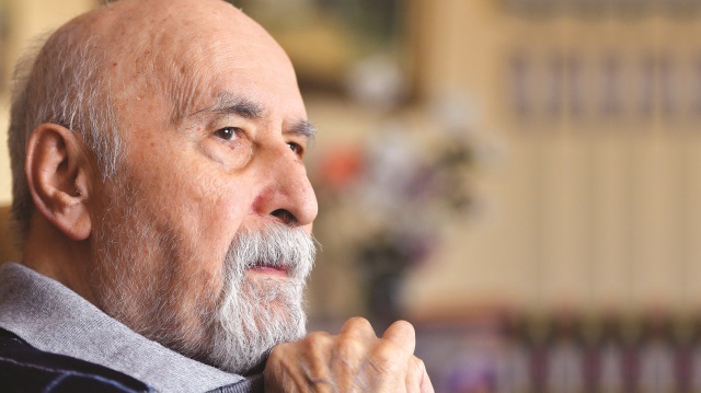 Kanun sanatçısı Cüneyd Kosal, 87 yıllık ömrünü Türk musikisine adadı. 