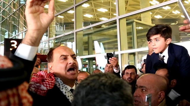 استقبال شعبيّ للطيار الأردنيّ "الهملان" ويقول: ما فعلته انتصار للقدس!​