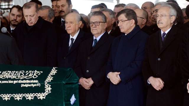 Son yolculuğuna uğurlanan Yavuz Yılmaz'ın cenaze törenine Cumhurbaşkanı Erdoğan, Ahmet Davutoğlu, Kemal Kılıçdaroğlu ve birçok siyasi katıldı.