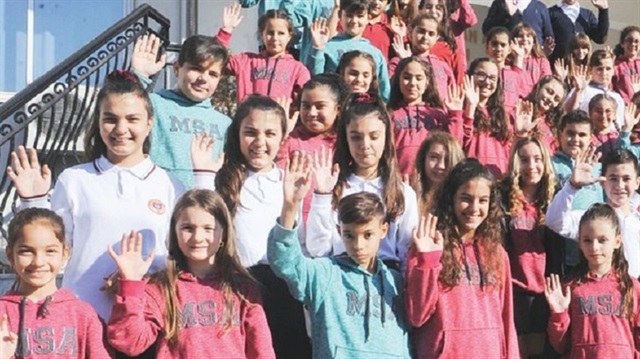İzmir’in Buca İlçesi’nde bin 400 mevcutlu okulda 30 ikiz ve 1 üçüz var.