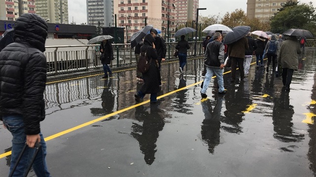 İstanbul'da bugün sağanak yağış etkili olacak. 