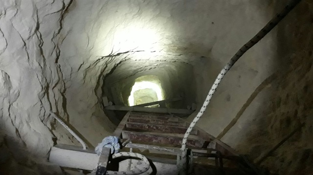 Conkbayır ve Dumlupınar mahallelerinde tespit edilen tünellerde inceleme yapılıyor.
