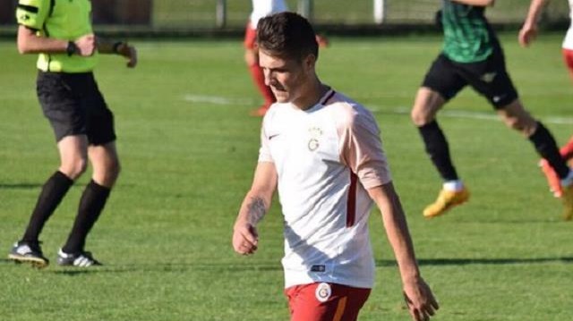 18 yaşındaki Ahmet Sivri dün Galatasaray A takımıyla idmana çıktı.