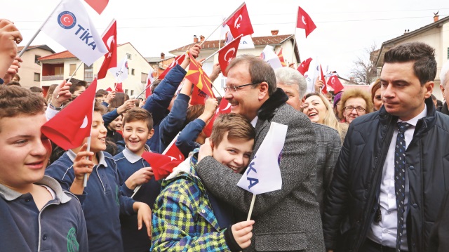 Cumhurbaşkanı Recep Tayyip Erdoğan’ın 2007 yılındaki ziyaretinde ismi Mustafa Kemal Atatürk olarak değiştirilen okul, Balkanların en büyük Türkçe eğitim veren okulu konumunda.